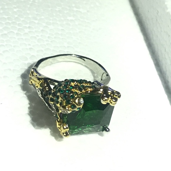 Sliver gold Frog emerald ring - Picture 3 of 4